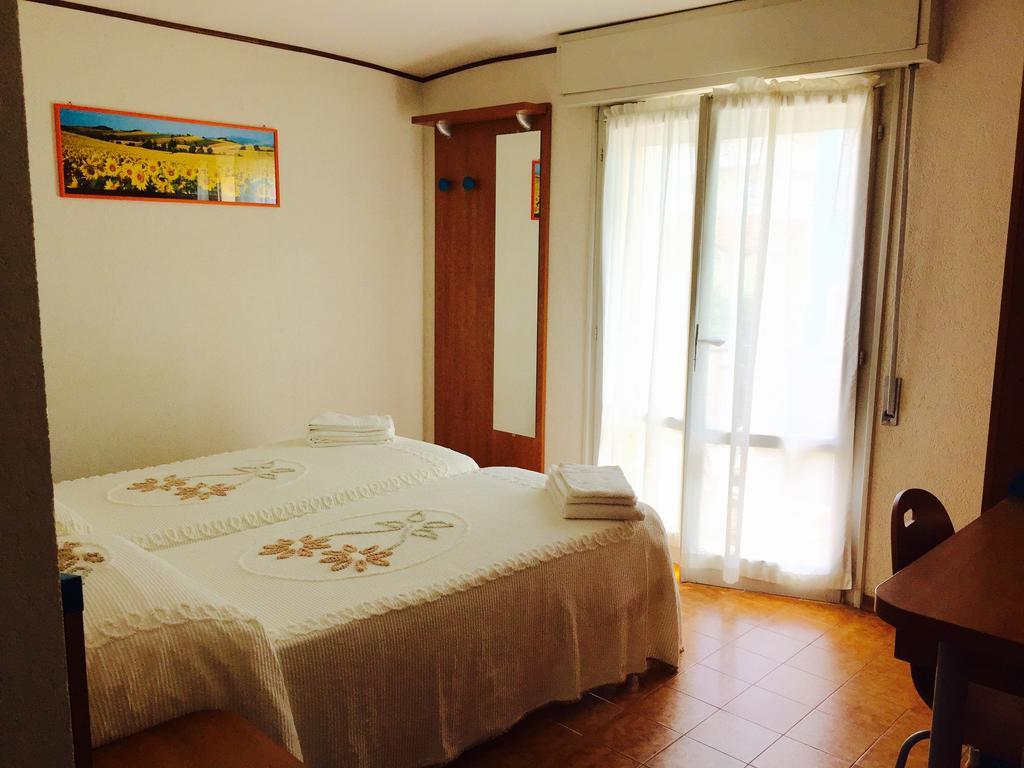 Meuble Lariana Hotel Bellaria – Igea Marina Kültér fotó