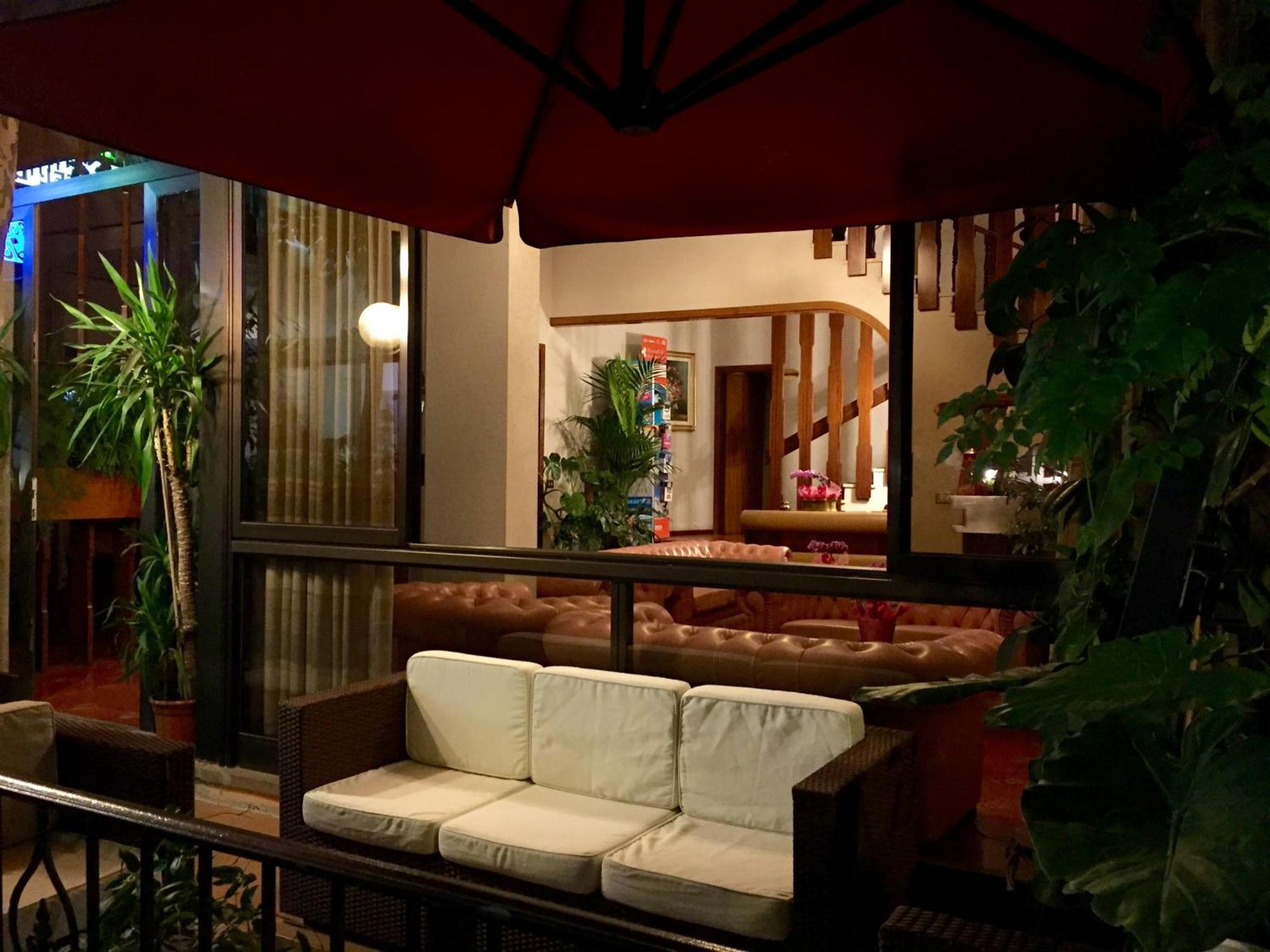 Meuble Lariana Hotel Bellaria – Igea Marina Kültér fotó